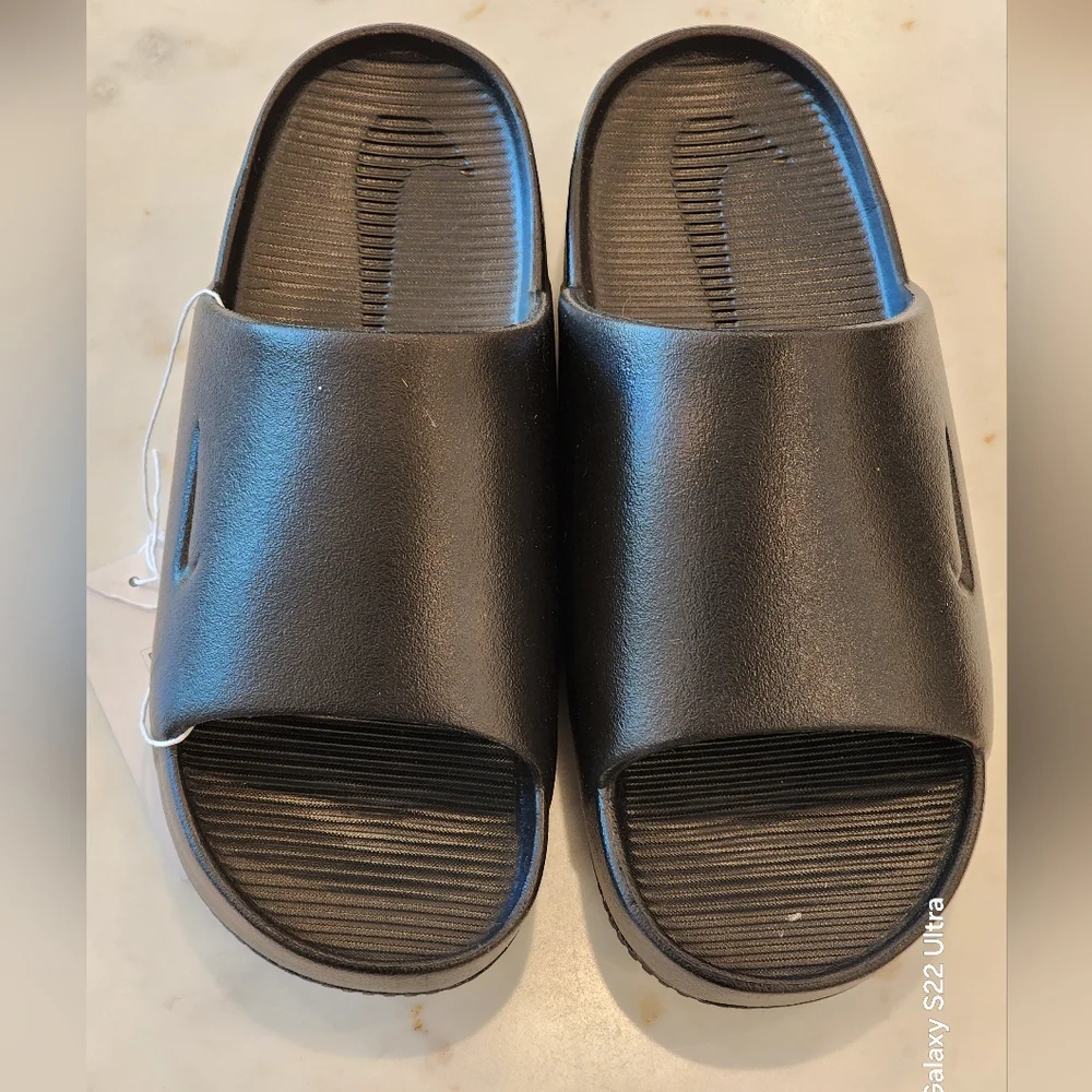Nike Black Calm Women's Water-Friendly Foam Comfortable Experience Slides